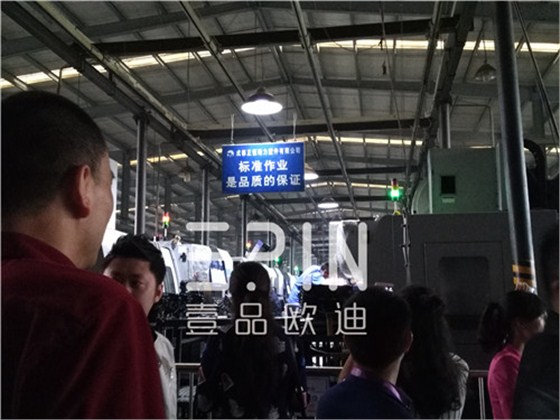 在劉總親自帶隊(duì)參觀正恒動(dòng)力生產(chǎn)車間環(huán)節(jié)，近距離走進(jìn)這樣的億元級(jí)企業(yè)，不管是先進(jìn)的生產(chǎn)設(shè)備還是完善的生產(chǎn)及管控流程都讓壹品歐迪小編無比震撼。 正恒動(dòng)力廠區(qū)及車間風(fēng)貌