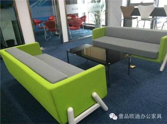 【央視新聞客戶端】京東JD讓老百姓放心網(wǎng)購，壹品歐迪讓京東JD綠色辦公