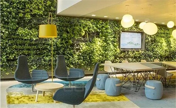 現代辦公家具擺放注重綠植搭配