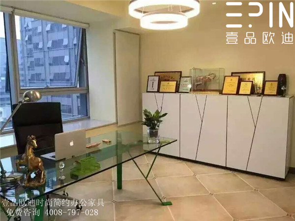 意大利原創(chuàng)設計班臺+酷睿文件柜.