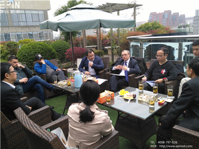 意大利國家電視5臺記者和米蘭蒙扎市政府副市長到公司考察
