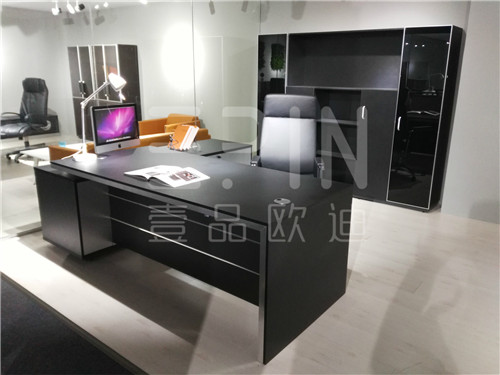成都壹品歐迪把時尚環(huán)保帶到昆明辦公家具市場