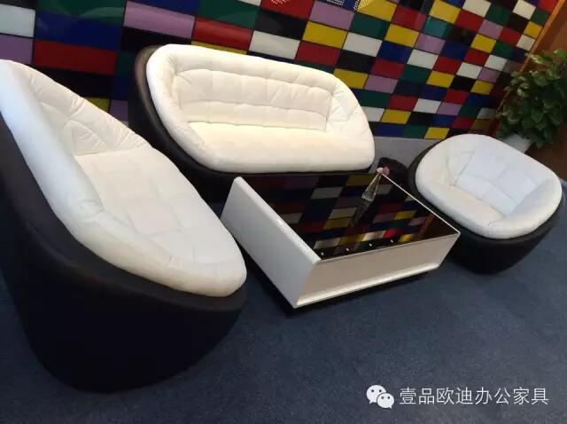 【央視新聞客戶端】京東JD讓老百姓放心網(wǎng)購(gòu)，壹品歐迪讓京東JD綠色辦公