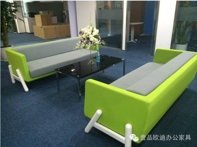 【央視新聞客戶端】京東JD讓老百姓放心網(wǎng)購(gòu)，壹品歐迪讓京東JD綠色辦公