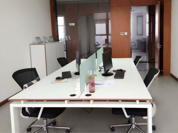 辦公家具廠家壹品歐迪關于辦公家具與地板如何搭配好看的幾點建議