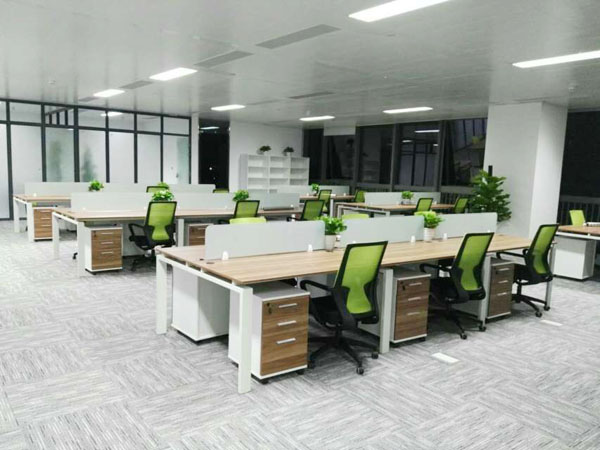 辦公家具廠家壹品歐迪關于辦公家具與地板如何搭配好看的幾點建議